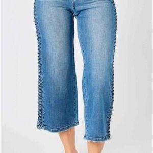 Judy Blue “She’s French” Med Wash Wide Leg Denim w/ Braid Detail- Size 18W- NWOT